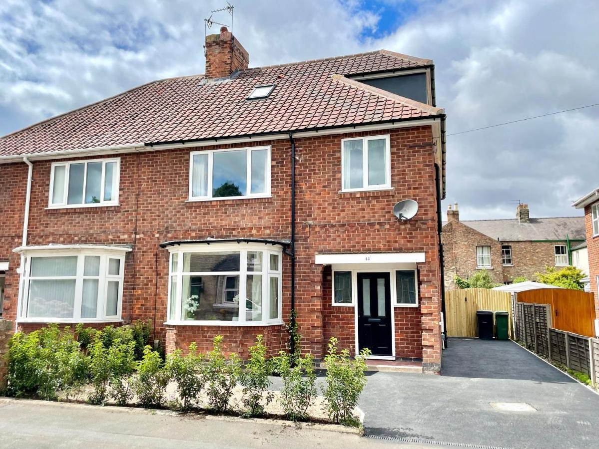 Central Townhouse With Free Off Road Parking And Garden York Dış mekan fotoğraf