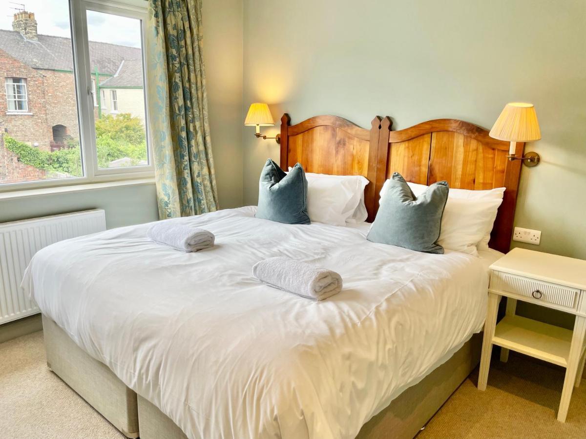 Central Townhouse With Free Off Road Parking And Garden York Dış mekan fotoğraf