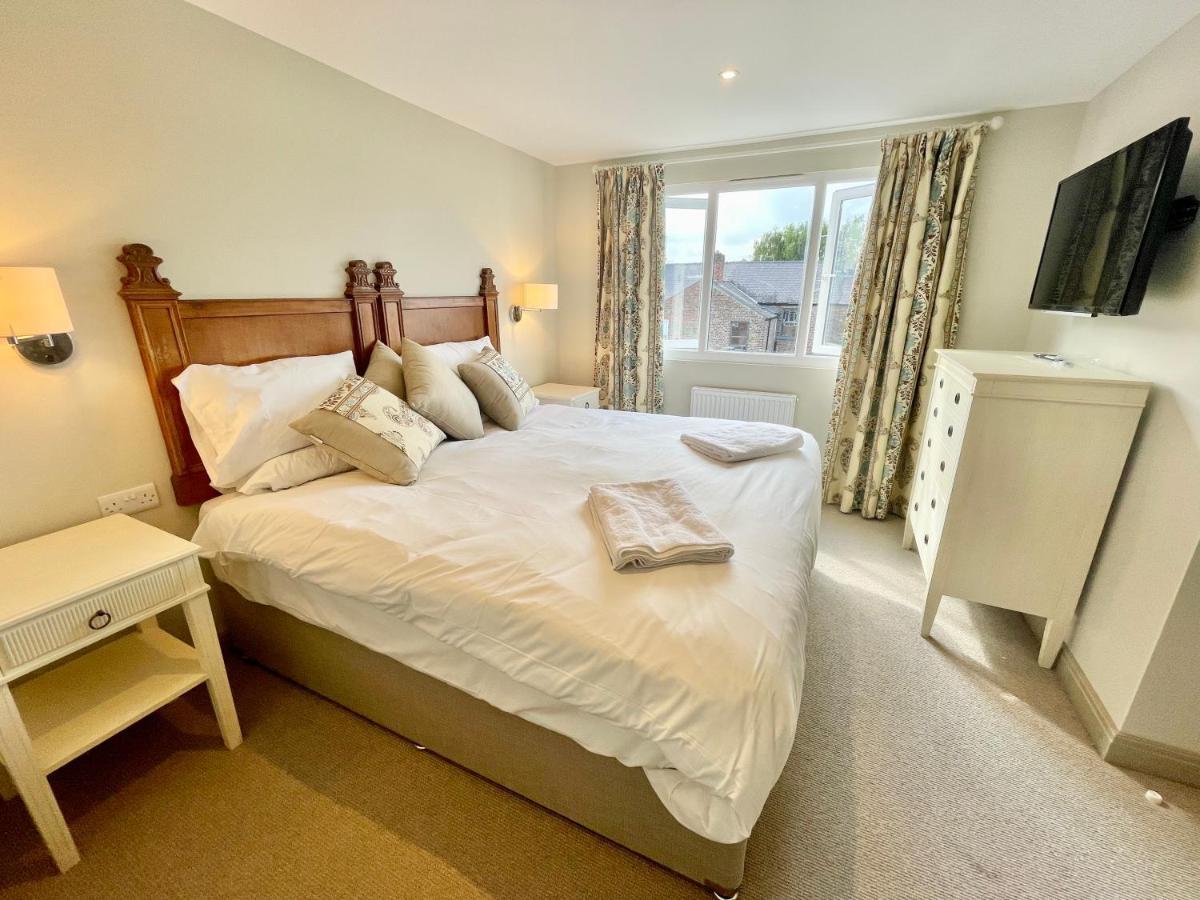 Central Townhouse With Free Off Road Parking And Garden York Dış mekan fotoğraf