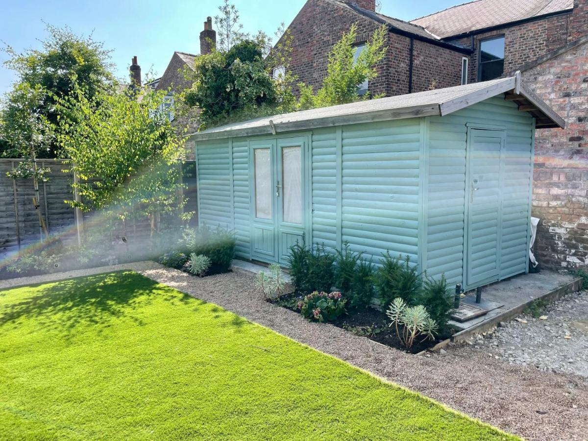 Central Townhouse With Free Off Road Parking And Garden York Dış mekan fotoğraf