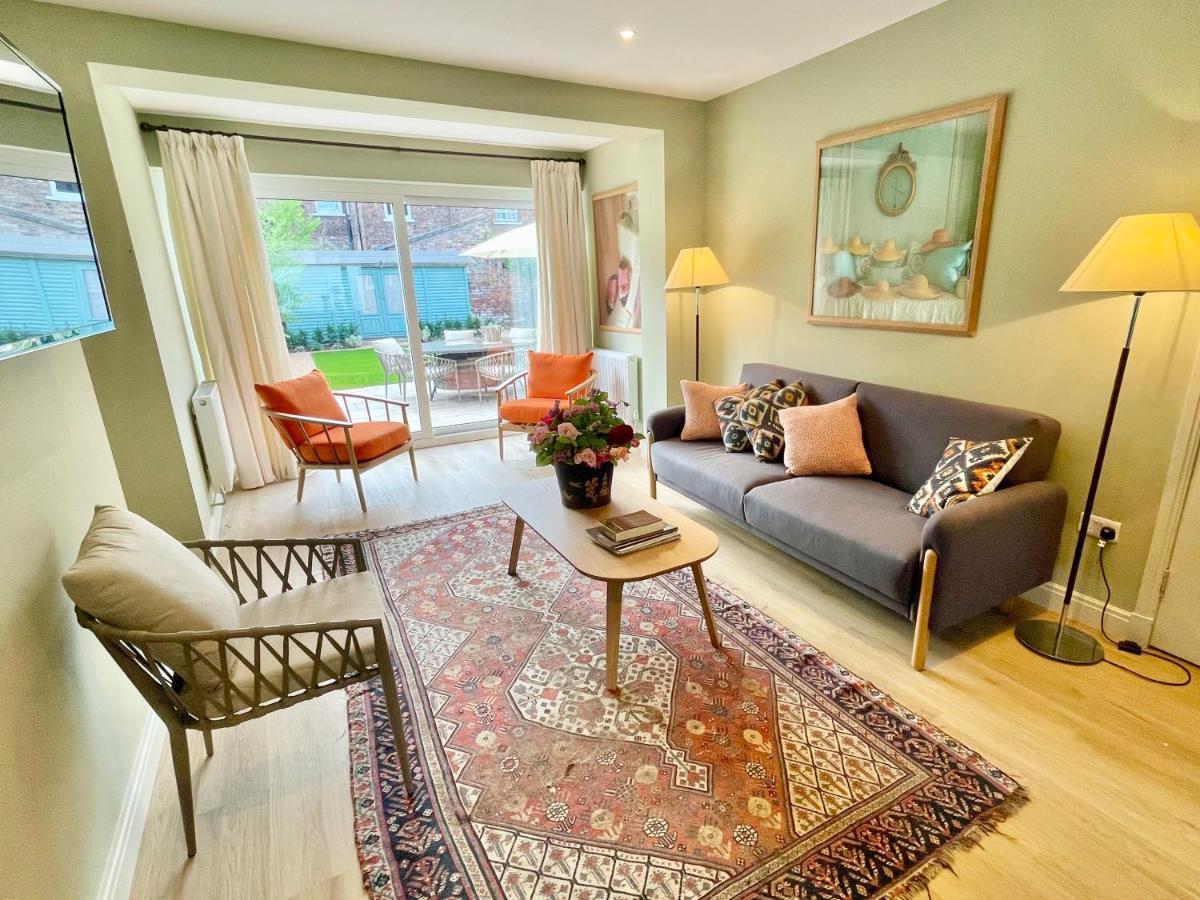 Central Townhouse With Free Off Road Parking And Garden York Dış mekan fotoğraf