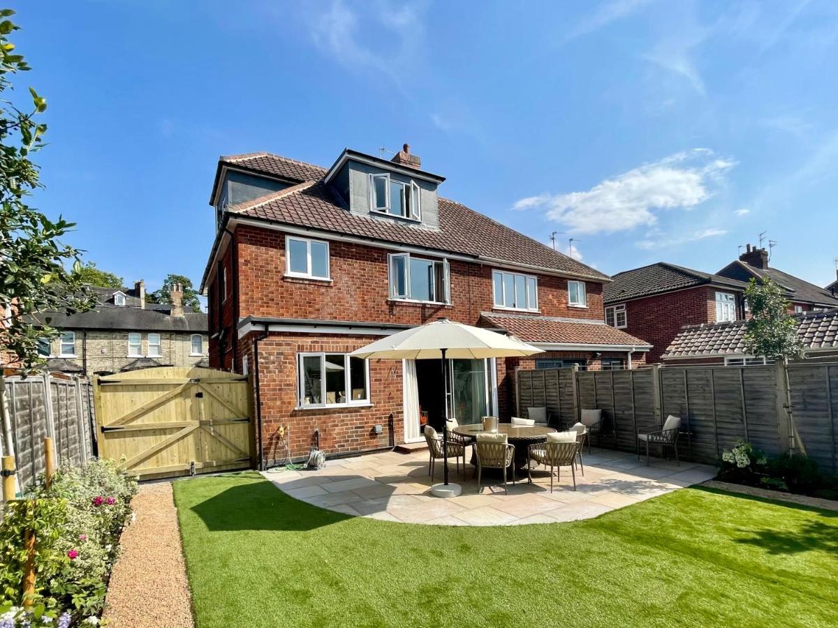 Central Townhouse With Free Off Road Parking And Garden York Dış mekan fotoğraf