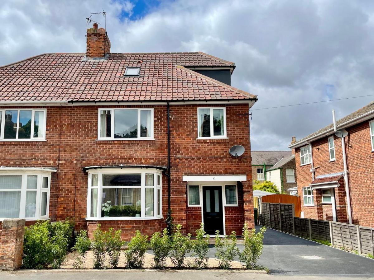 Central Townhouse With Free Off Road Parking And Garden York Dış mekan fotoğraf